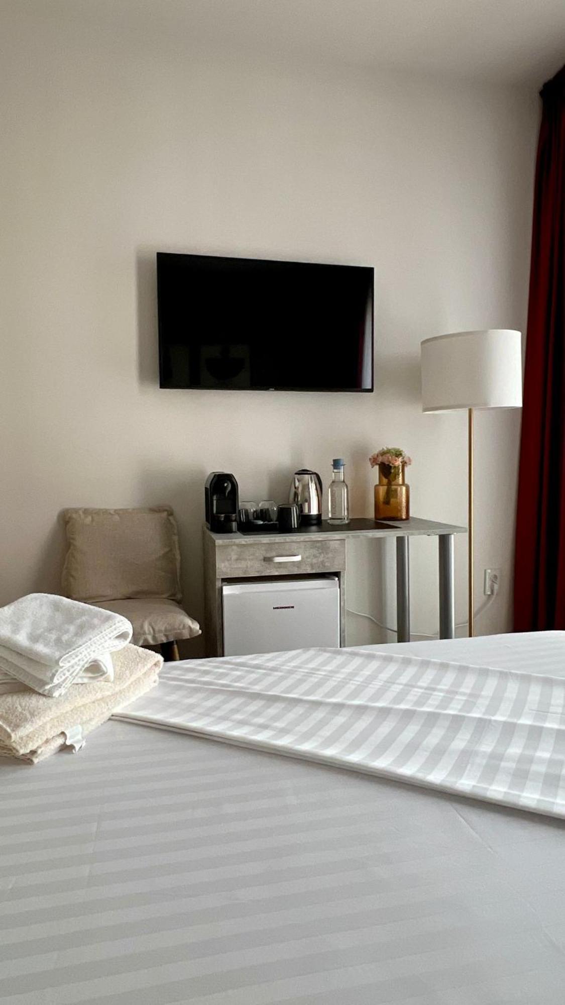 Hotel Fantazia Oradea - Self Check In & Out Eksteriør bilde